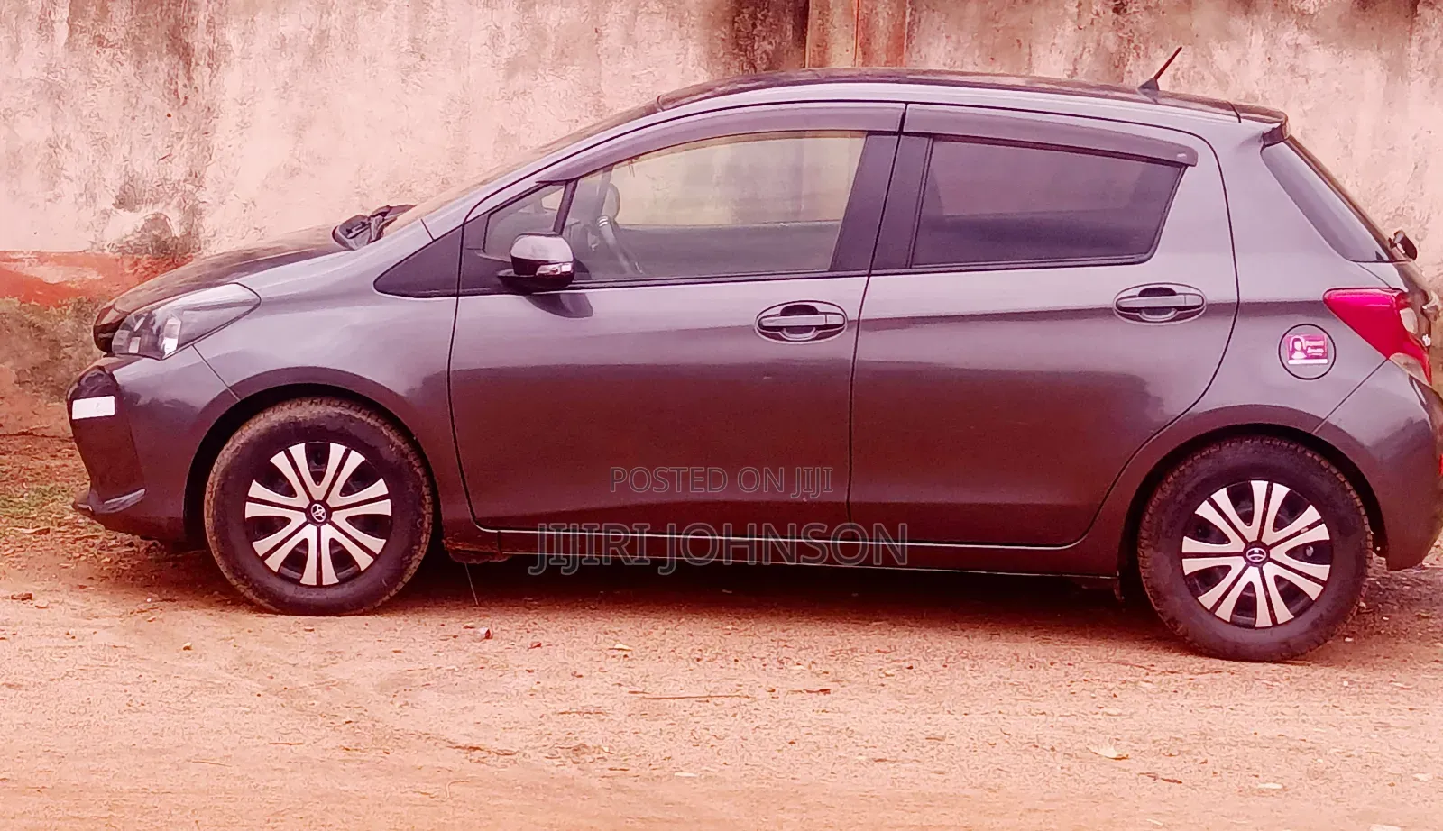 Toyota Vitz 2015 Gray