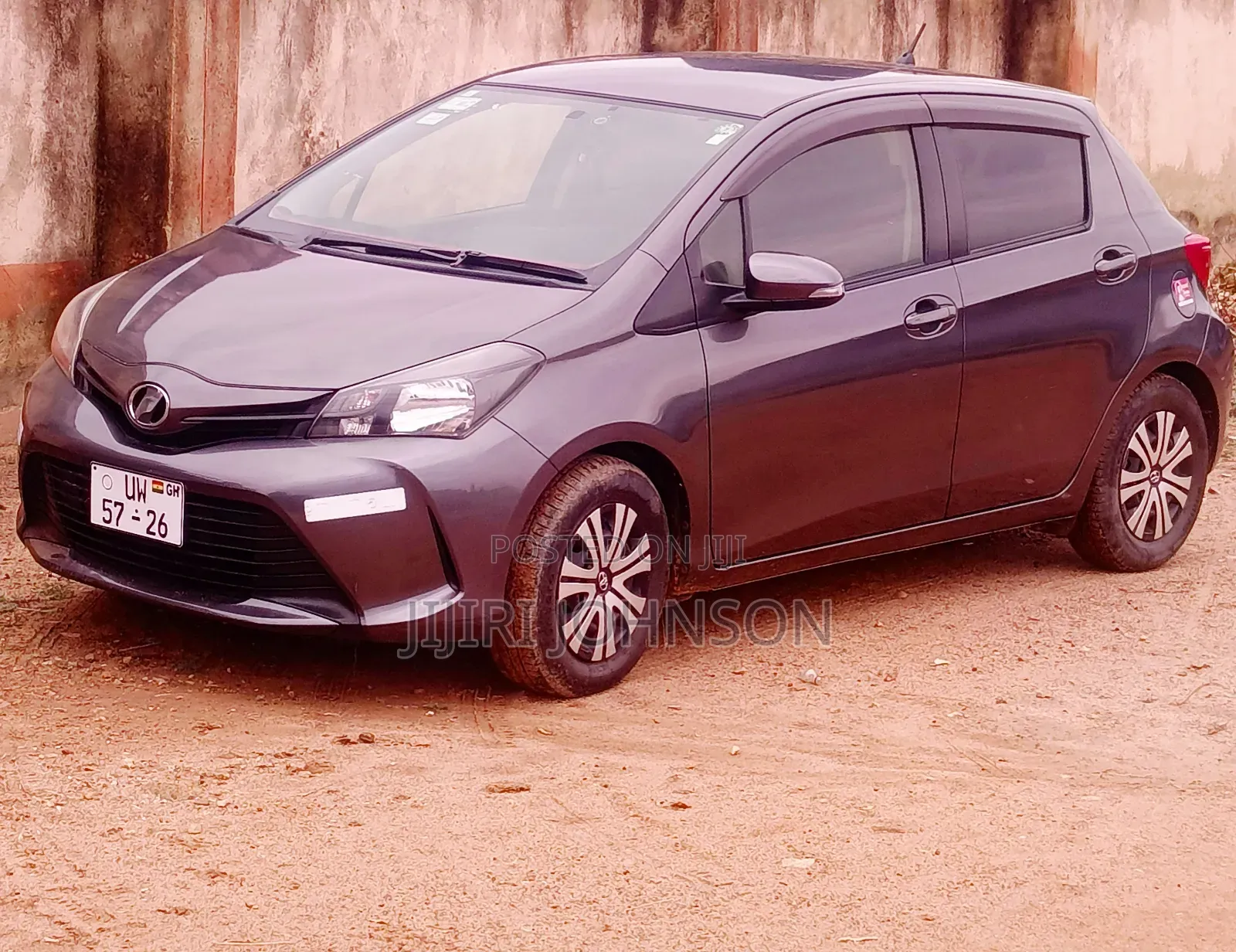 Toyota Vitz 2015 Gray