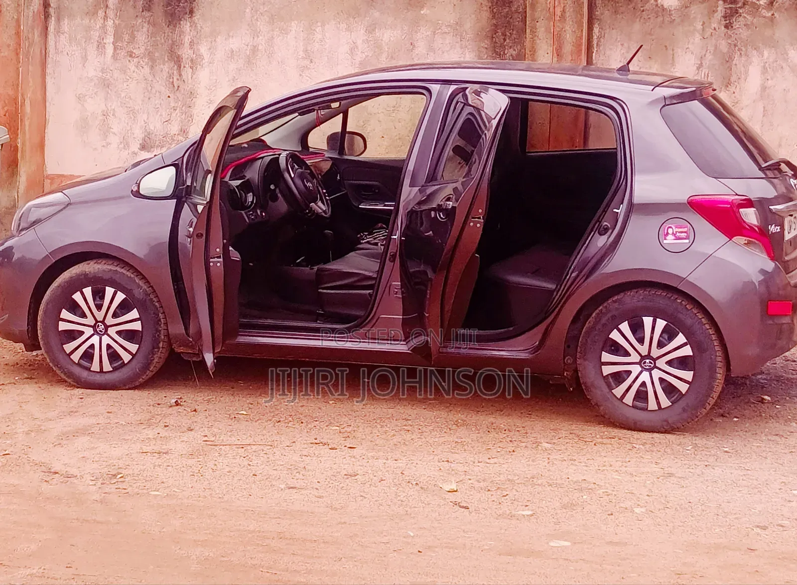 Toyota Vitz 2015 Gray