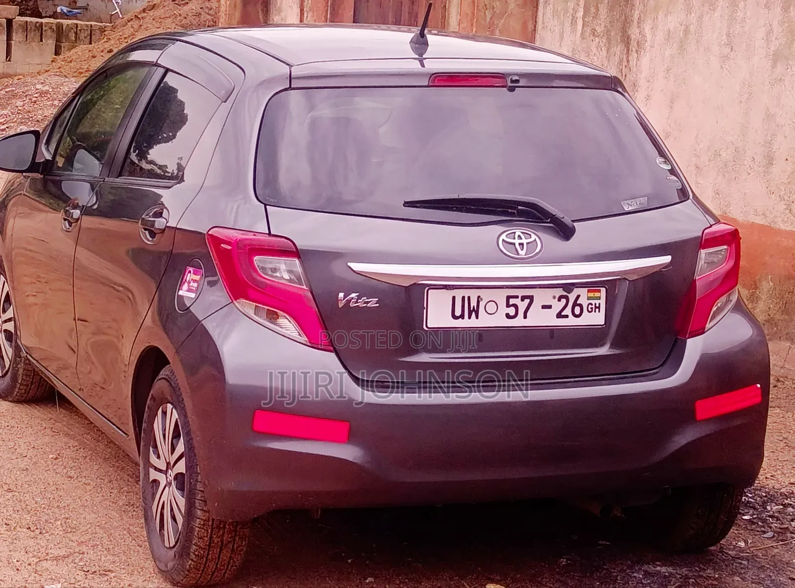 Toyota Vitz 2015 Gray