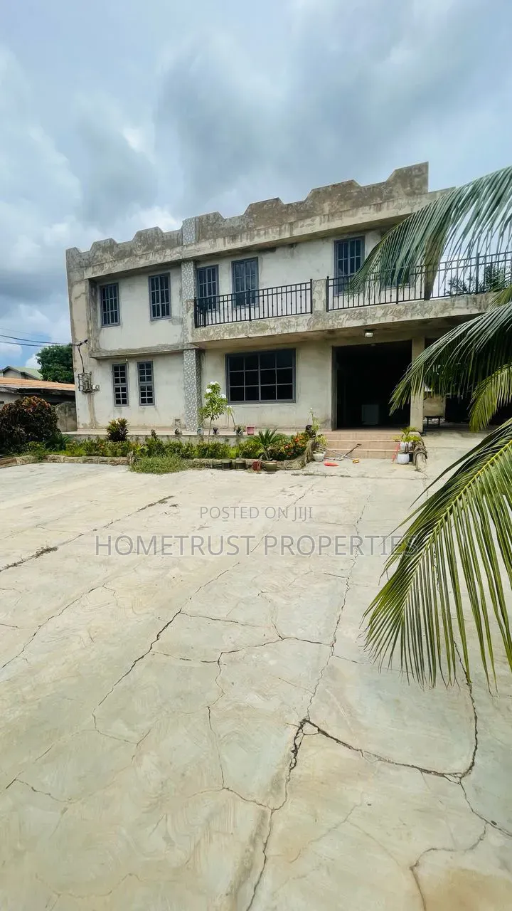 5bdrm Duplex in Kwabenya Acp for rent