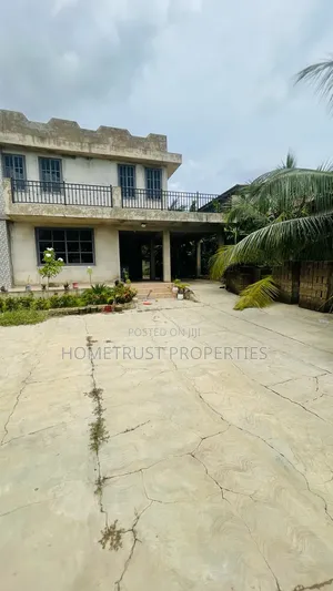 5bdrm Duplex in Kwabenya Acp for rent