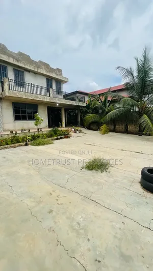 5bdrm Duplex in Kwabenya Acp for rent