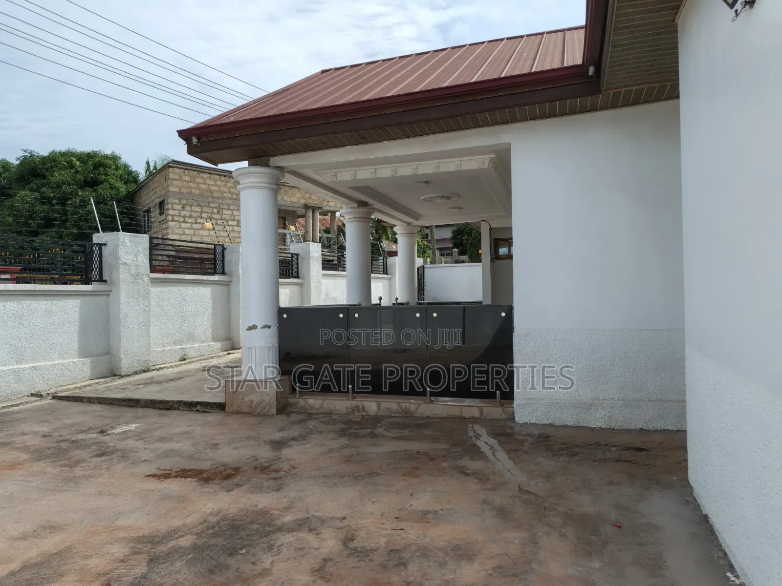 5bdrm House in Santasi Kotwi, Kumasi Metropolitan for sale