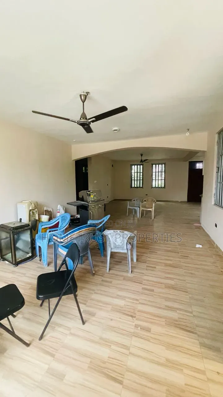 5bdrm Duplex in Kwabenya Acp for rent