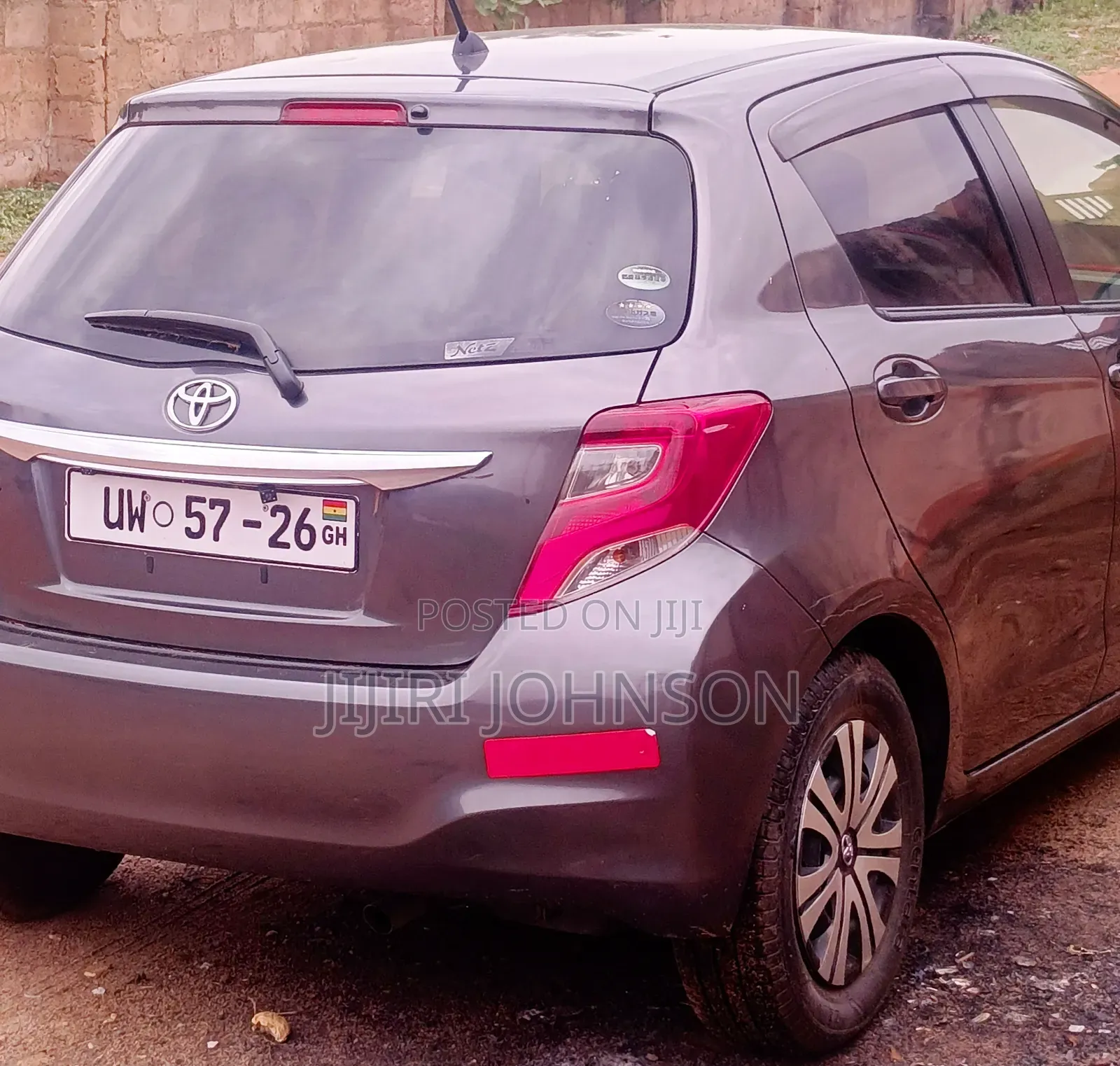 Toyota Vitz 2015 Gray