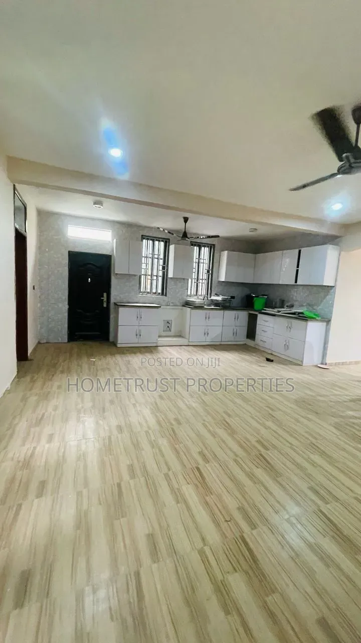 5bdrm Duplex in Kwabenya Acp for rent
