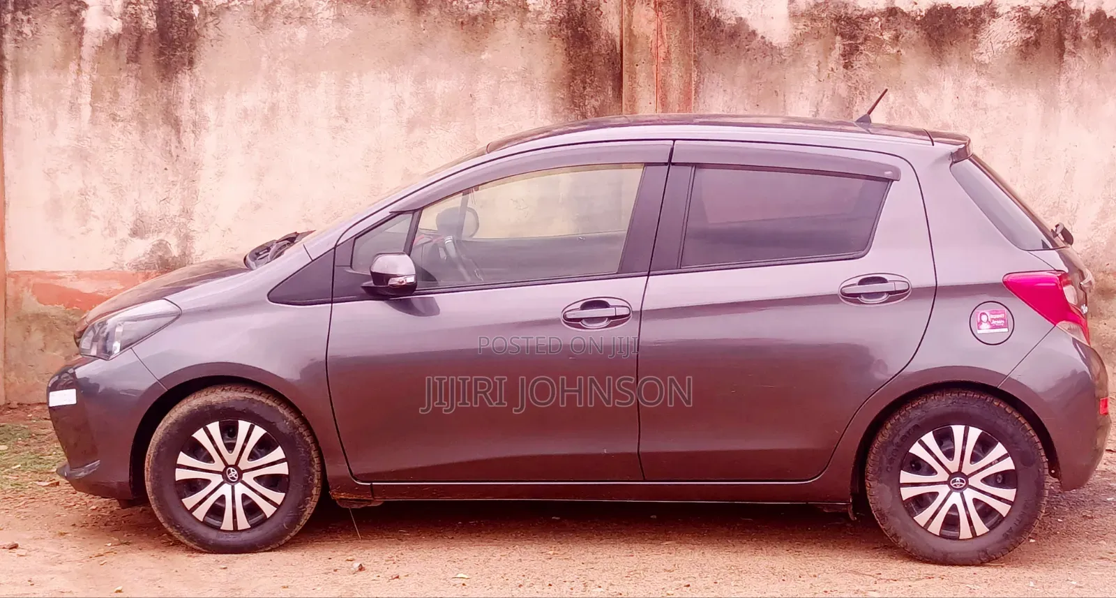 Toyota Vitz 2015 Gray