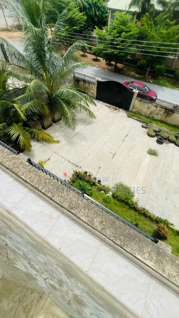 5bdrm Duplex in Kwabenya Acp for rent