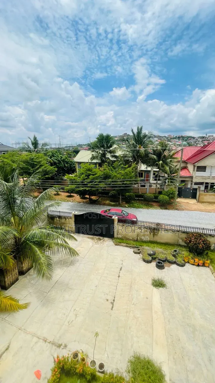 5bdrm Duplex in Kwabenya Acp for rent