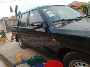 Toyota Hilux 1996 Black