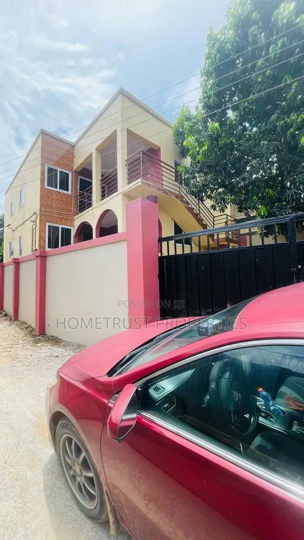 3bdrm Apartment in Kwabenya Acp for rent
