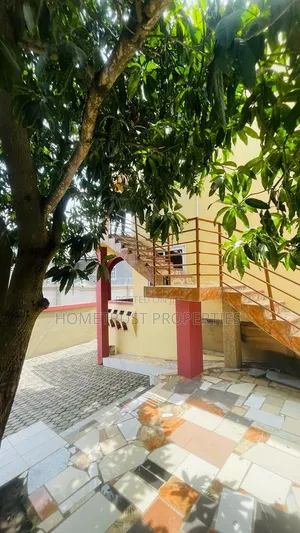 3bdrm Apartment in Kwabenya Acp for rent