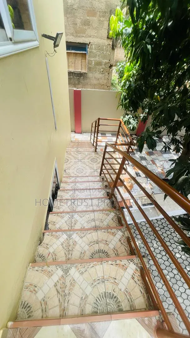 3bdrm Apartment in Kwabenya Acp for rent