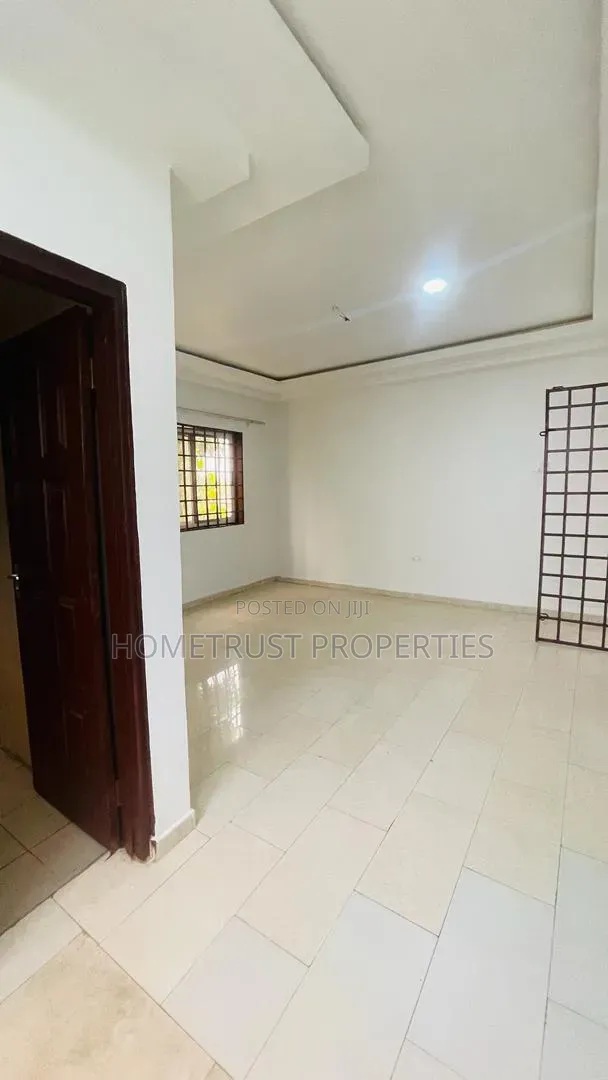3bdrm Apartment in Kwabenya Acp for rent
