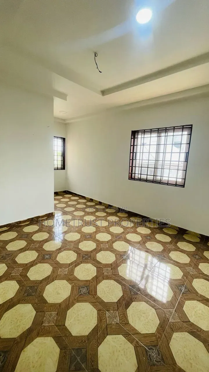 3bdrm Apartment in Kwabenya Acp for rent