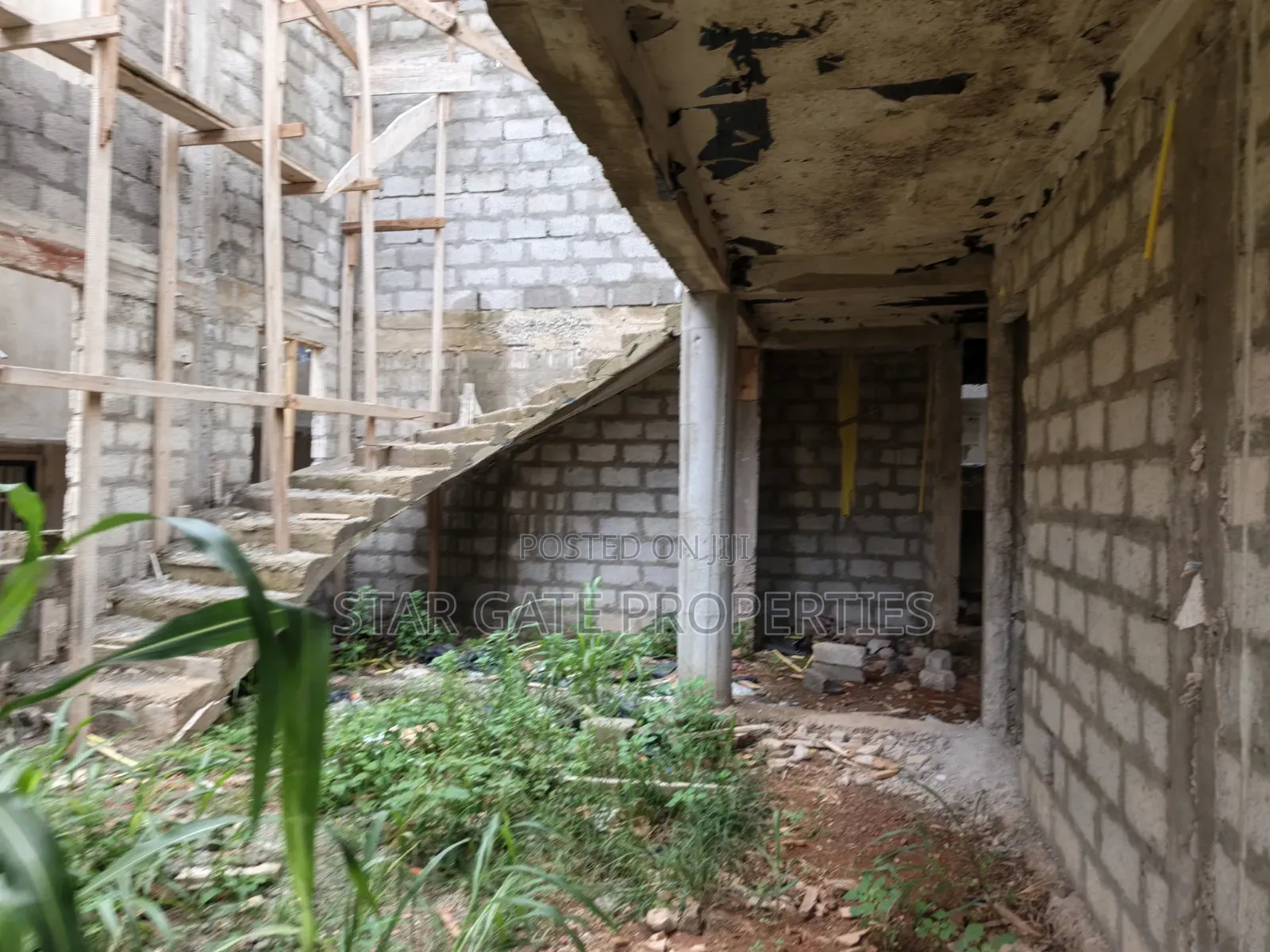 5bdrm House in Santasi Brofoyedu, Kumasi Metropolitan for sale