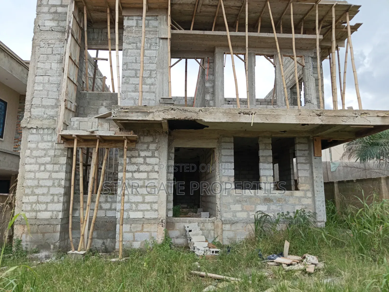 5bdrm House in Santasi Brofoyedu, Kumasi Metropolitan for sale