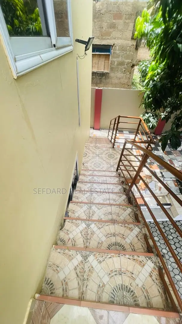 3bdrm Apartment in Sefdard Properties, Kwabenya for rent