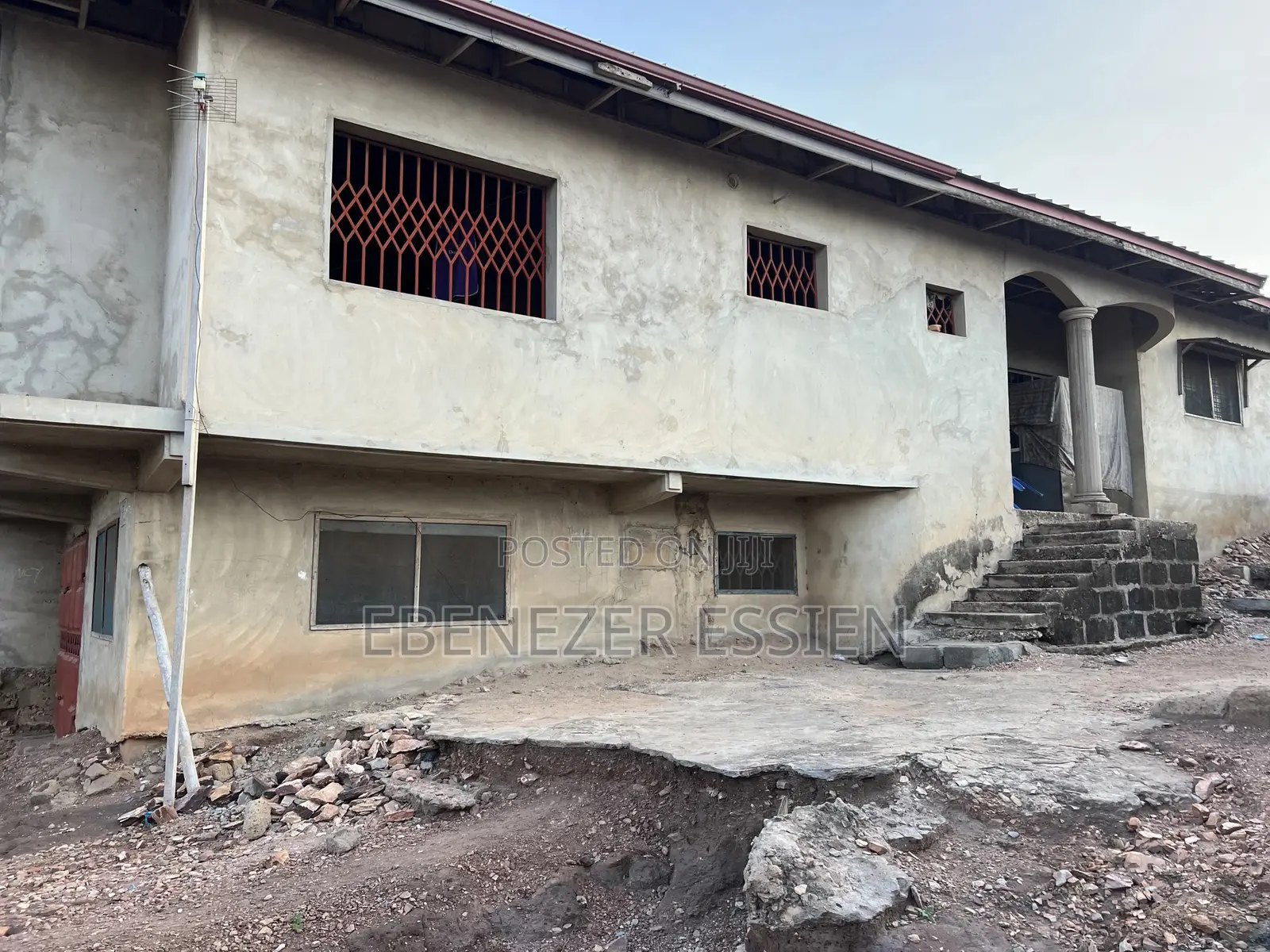5bdrm House in Scc, West Hills Mall Area for sale
