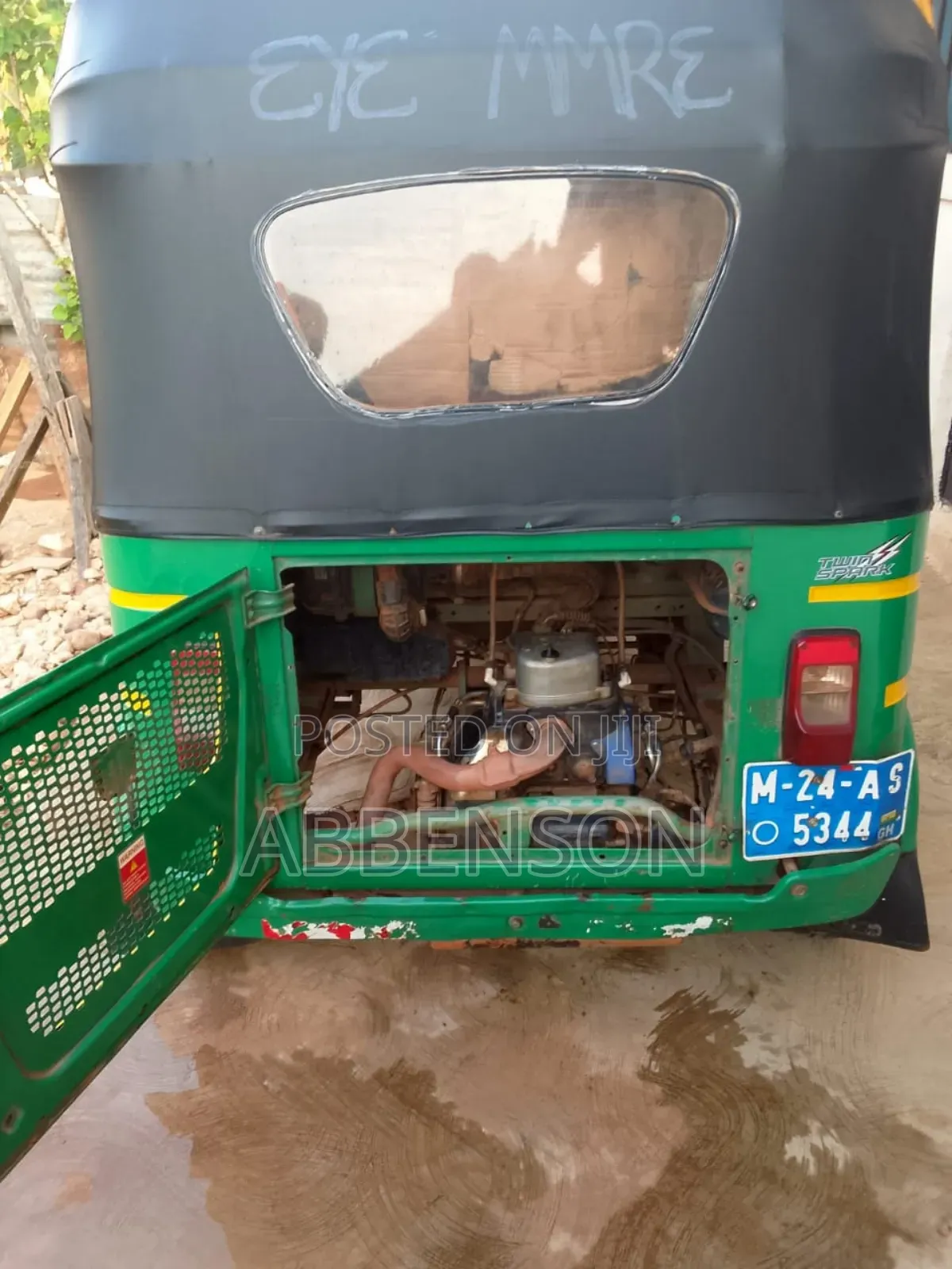 Bajaj RE 2024 Green