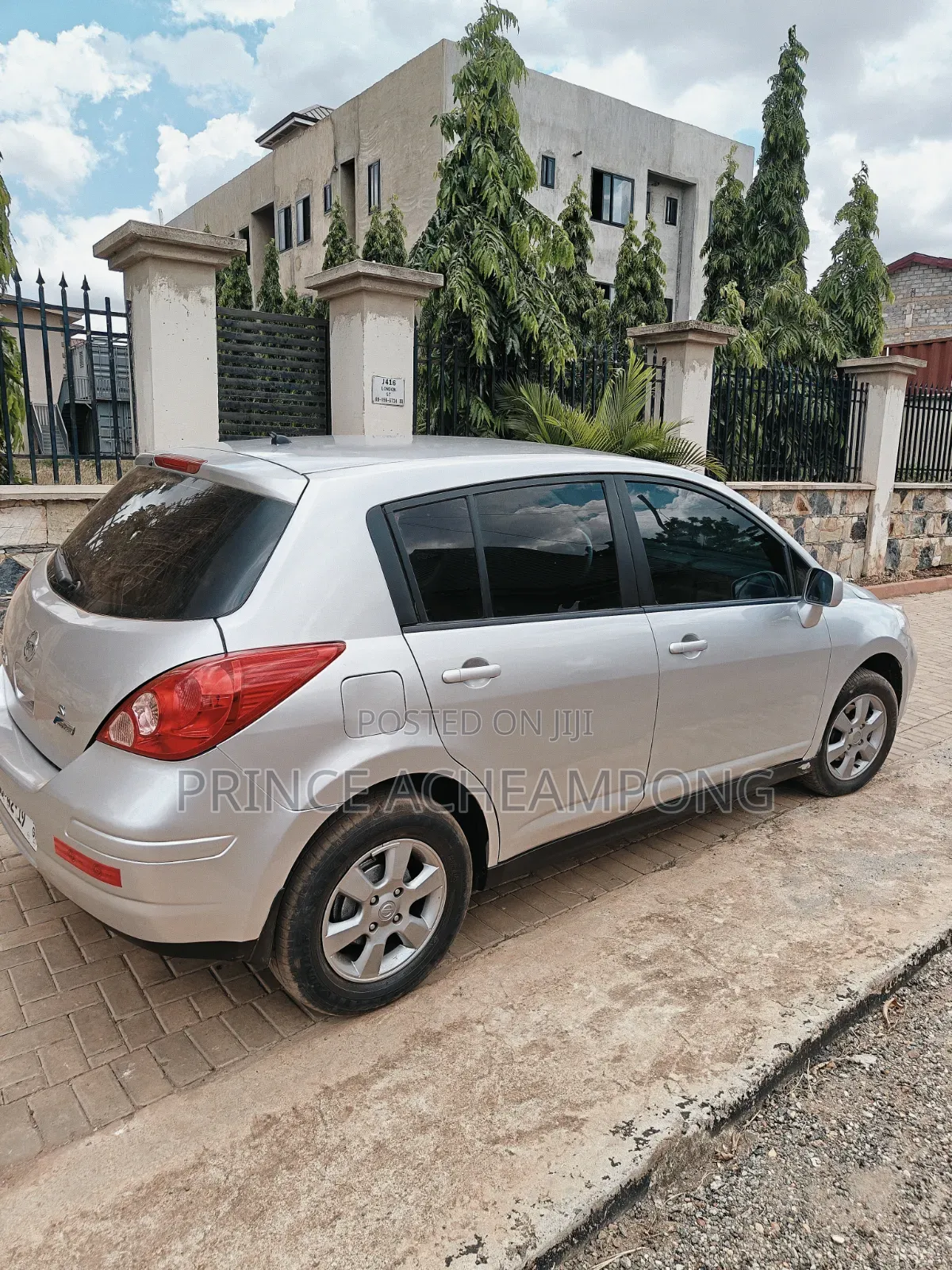Nissan Versa 2013 Silver