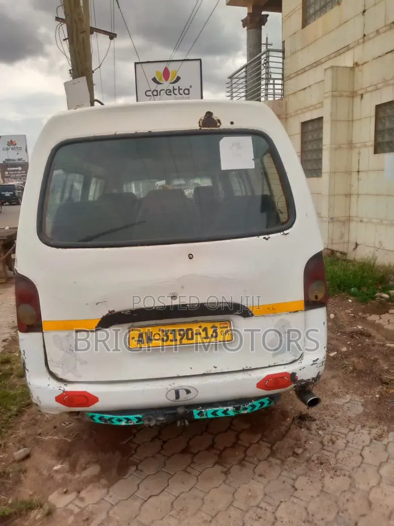 Hyundai H-100 2004 White