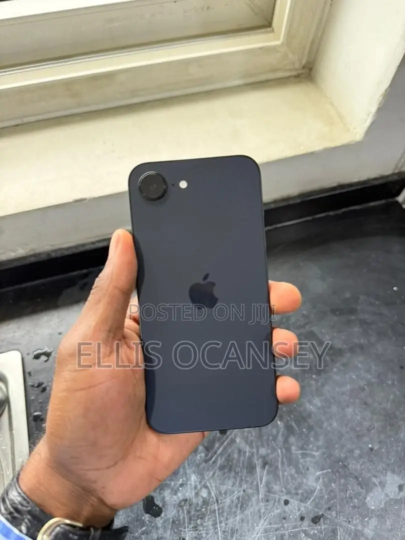 Apple iPhone 16e 128 GB Black