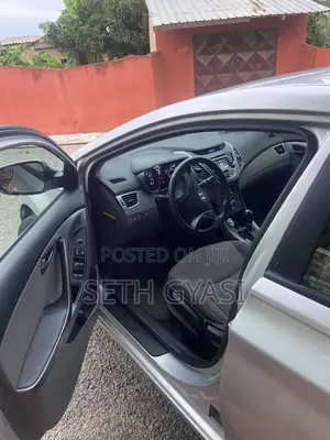 Hyundai Elantra 2016 Silver