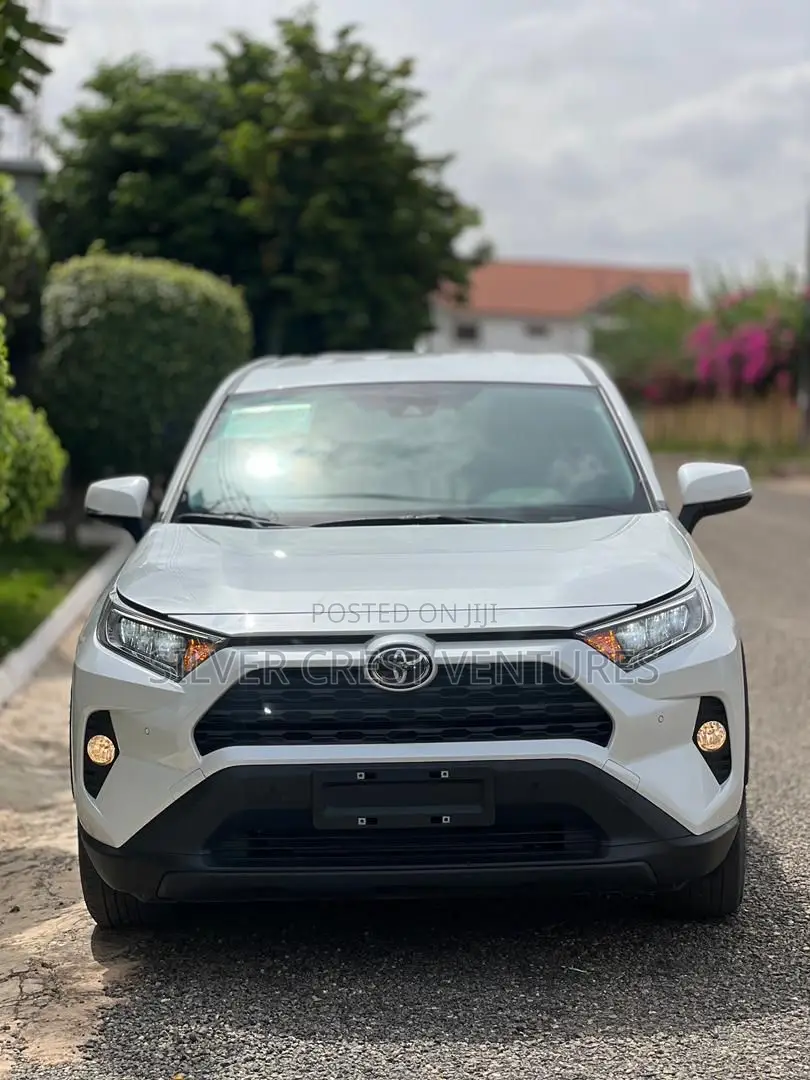 Toyota RAV4 XLE Premium AWD 2020 White