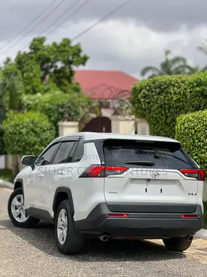 Toyota RAV4 XLE Premium AWD 2020 White