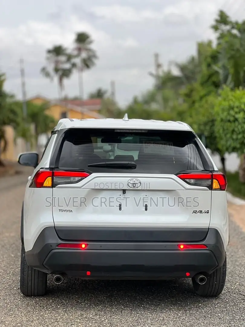 Toyota RAV4 XLE Premium AWD 2020 White