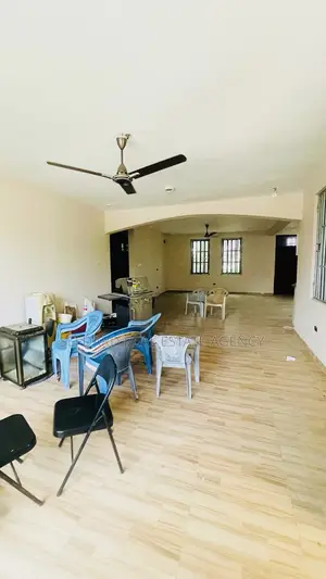 5bdrm House in Sefdard Properties, Kwabenya for rent