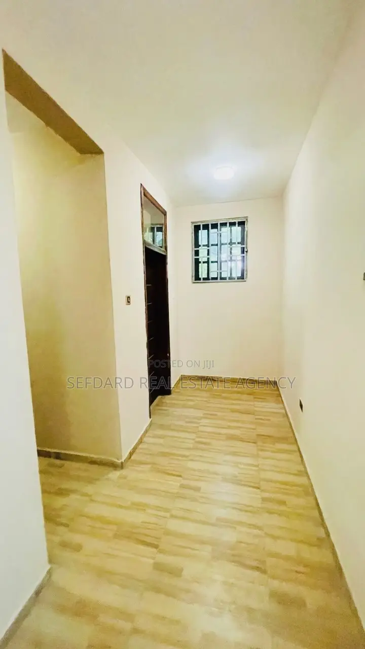 5bdrm House in Sefdard Properties, Kwabenya for rent