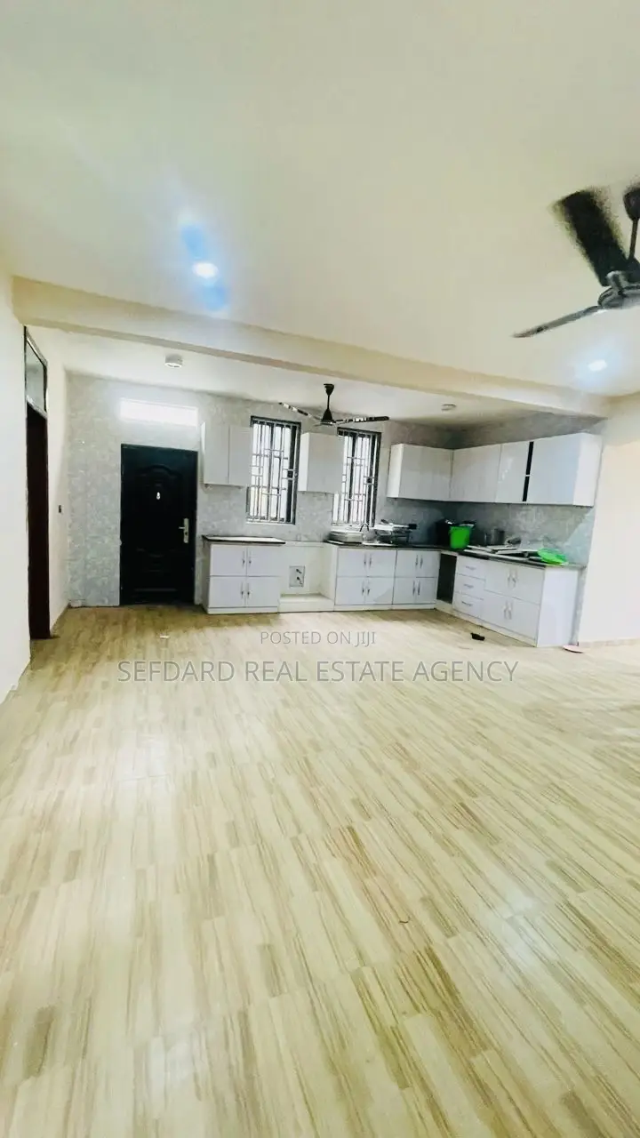 5bdrm House in Sefdard Properties, Kwabenya for rent