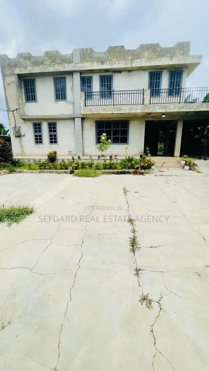 5bdrm House in Sefdard Properties, Kwabenya for rent