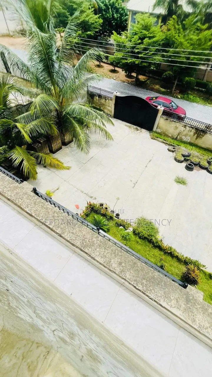 5bdrm House in Sefdard Properties, Kwabenya for rent