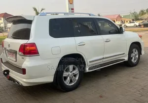 Toyota Land Cruiser 4.0 V6 GX 2014 White