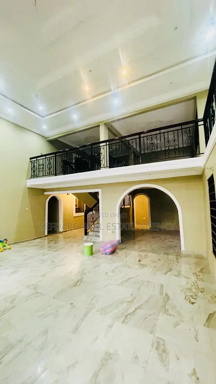 6bdrm House in Sefdard Properties, Kwabenya for rent