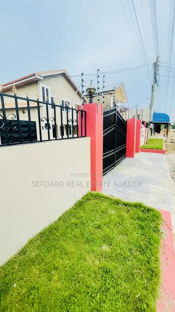 6bdrm House in Sefdard Properties, Kwabenya for rent