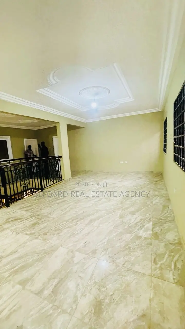 6bdrm House in Sefdard Properties, Kwabenya for rent