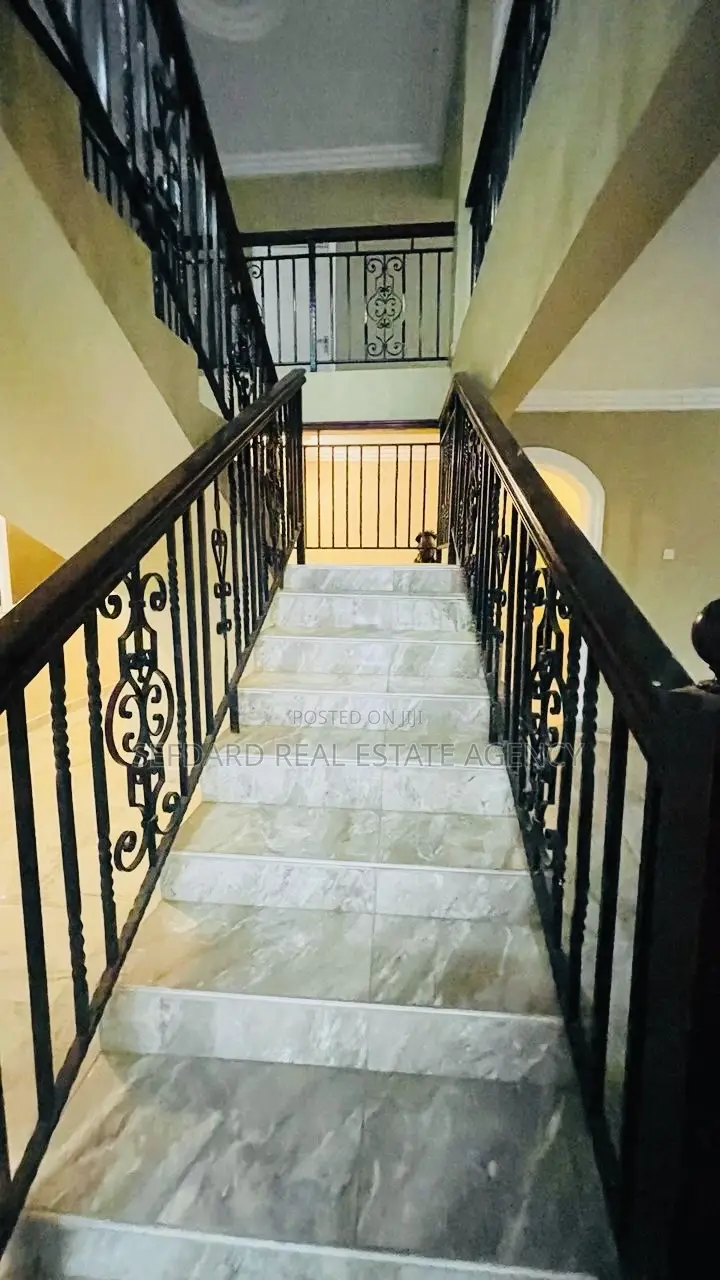 6bdrm House in Sefdard Properties, Kwabenya for rent