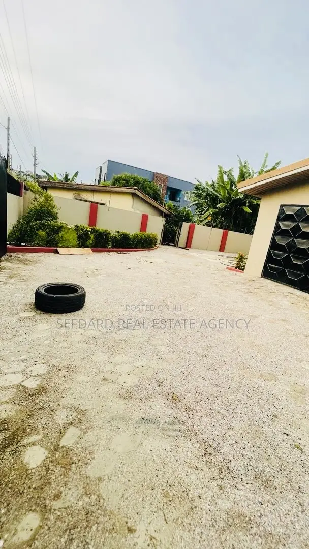 6bdrm House in Sefdard Properties, Kwabenya for rent
