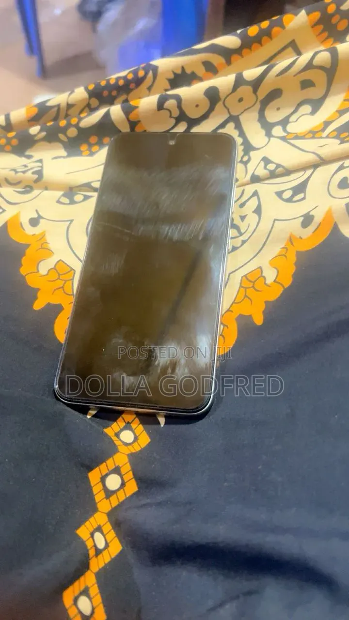 Infinix Hot 50i 128 GB Silver