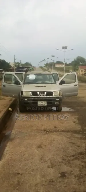 Nissan Hardbody 2004 Silver