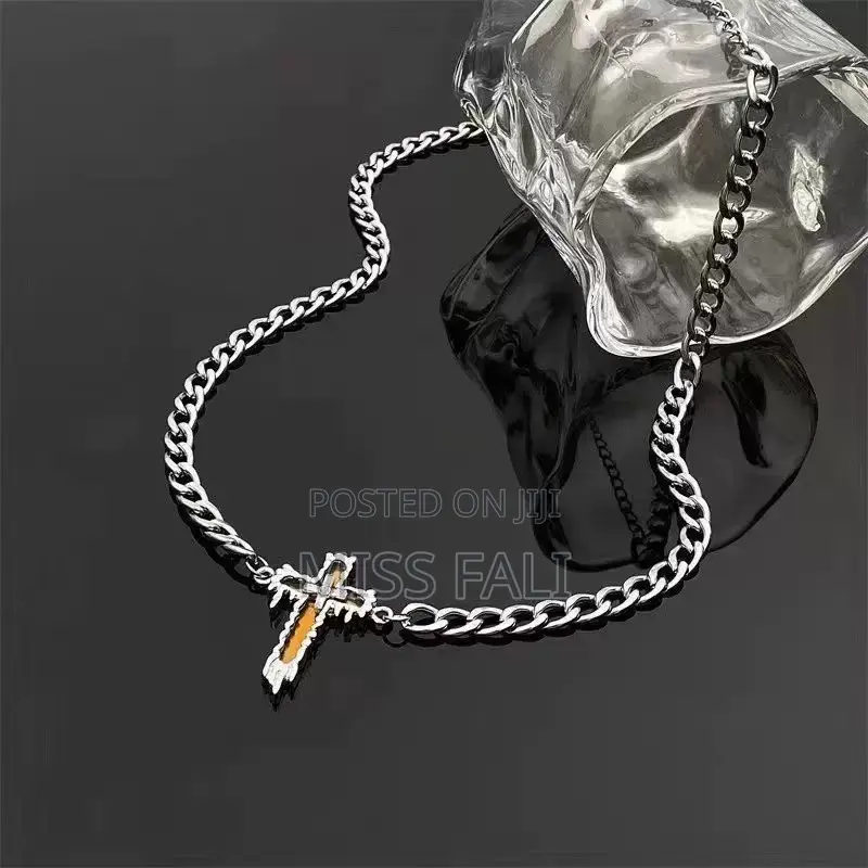 Regal Edge Cross Necklace.