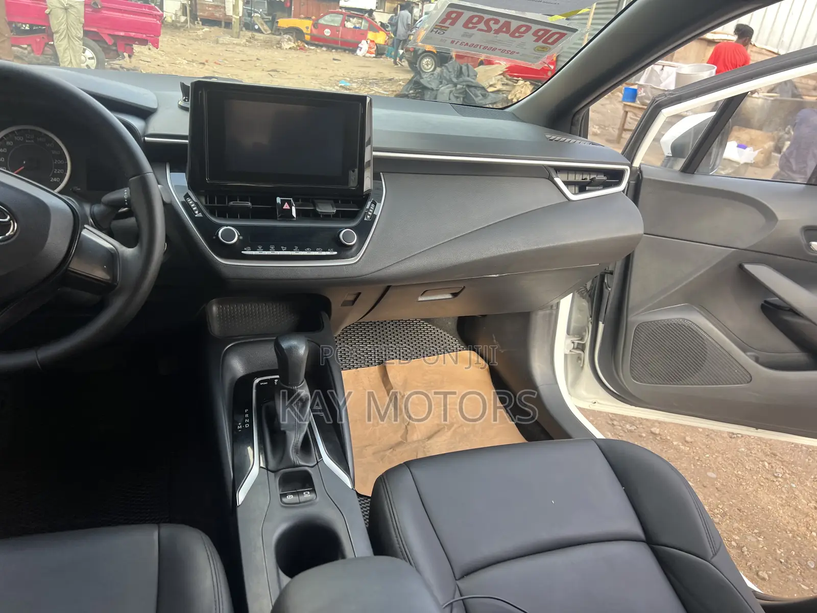 Toyota Corolla SE 2022 White