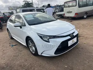Toyota Corolla SE 2022 White