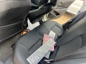 Toyota Corolla SE 2022 White