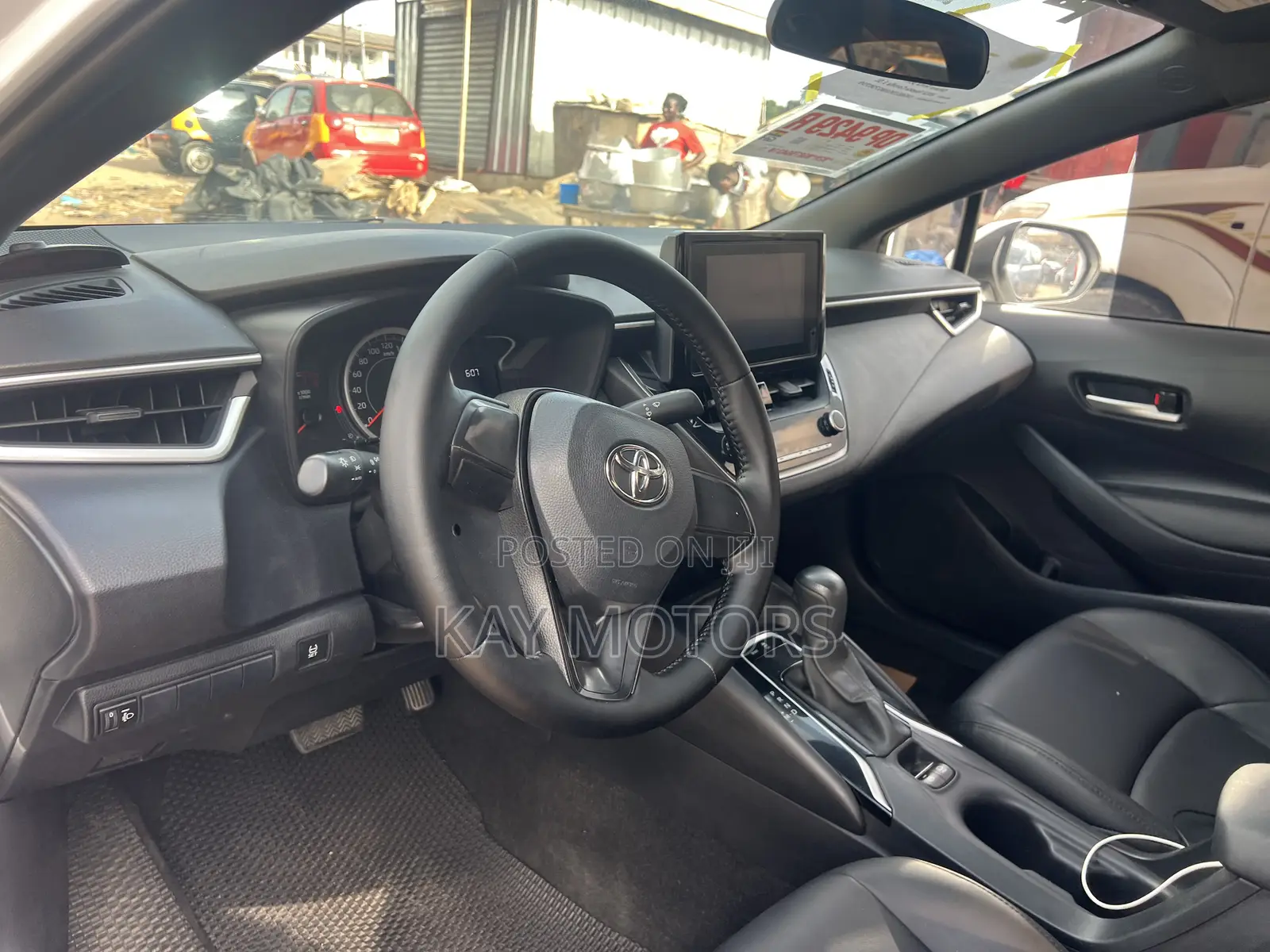 Toyota Corolla SE 2022 White